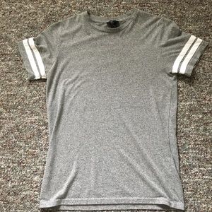 Grey t shirt